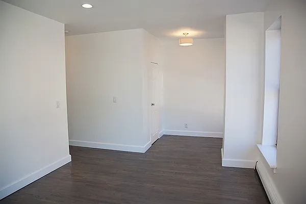 Rented by COASTLINE NEW YORK INC | media 15