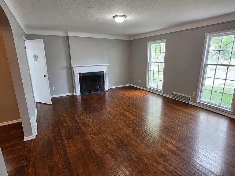 2935 S Moreland Blvd #1 — Photo 1