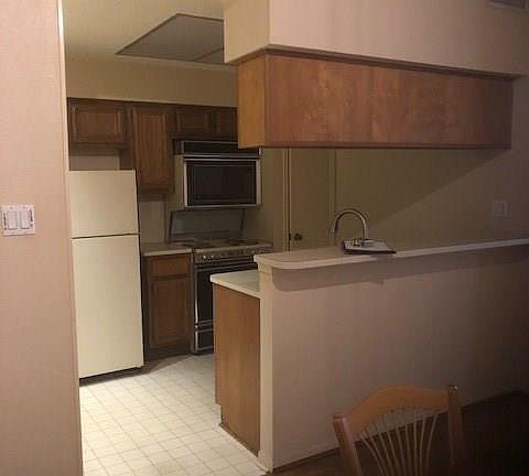 3rd image of 7350 Kirby Dr APT 32