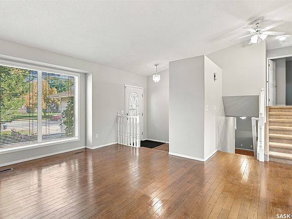 4th image of 602 Haslam Crescent