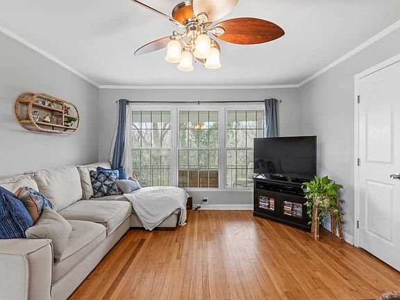 4th image of 3918 Forest Highland Dr