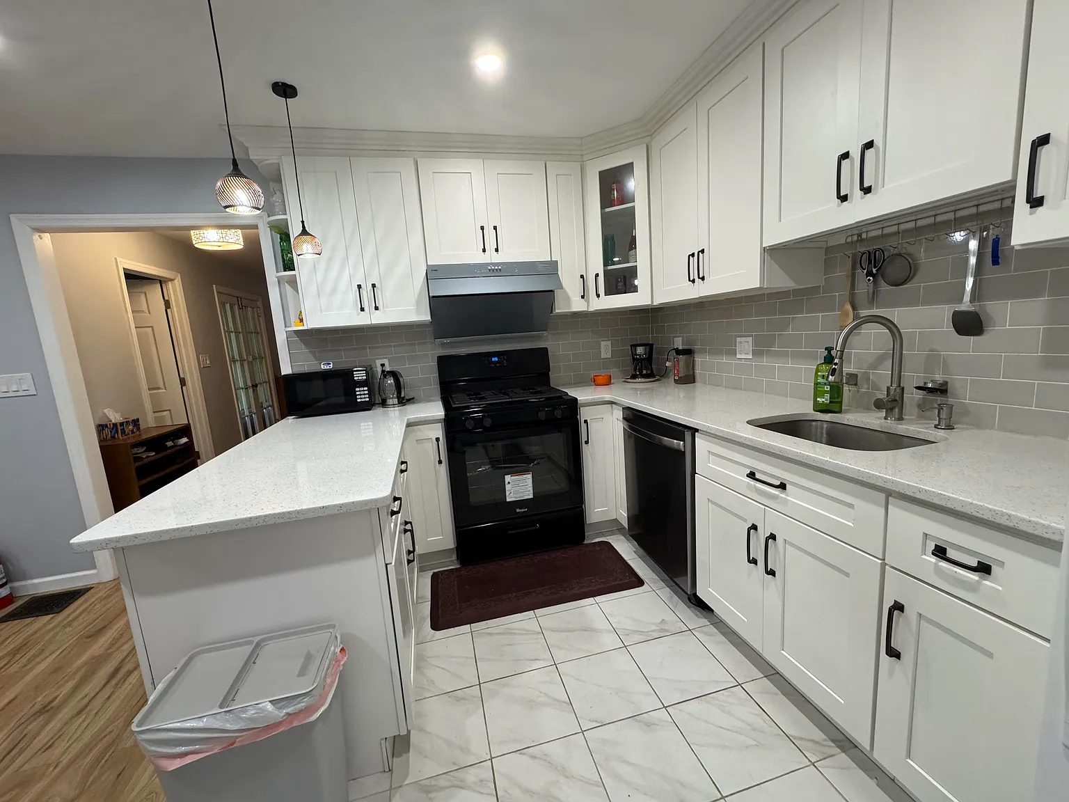 3 bed, 1512 sqft, $4,100 — Photo 3
