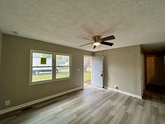 2nd image of 4333 Aspen Way