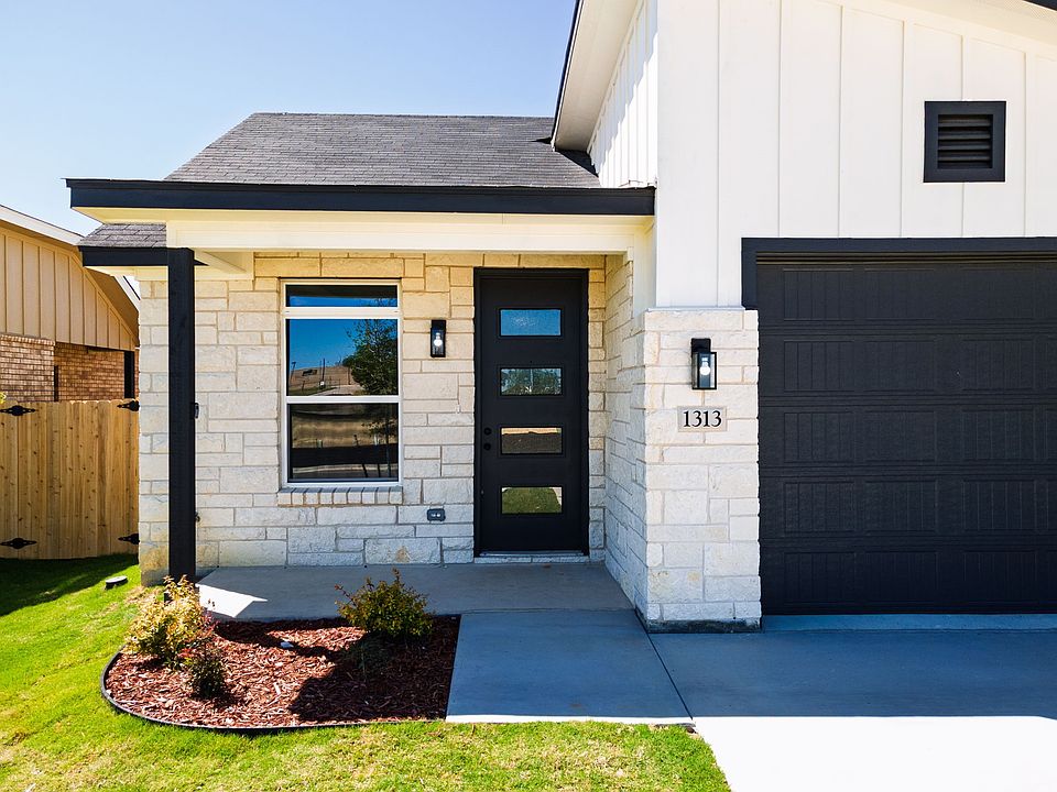 1st image of 1313 Lone Pine Way