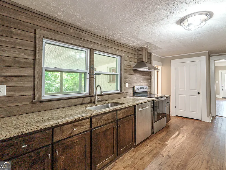 233 Alcovy St — Photo 21