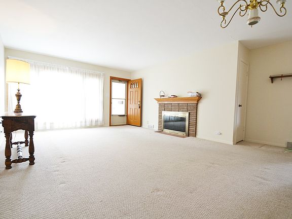 2nd image of 10225 S Clifton Park Ave