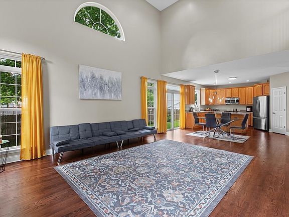 3rd image of 3123 Central Ct