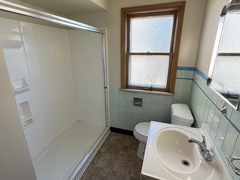 4052 Washington Park Blvd — Photo 10