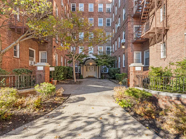 45 Kew Garden Road image 17 of 18