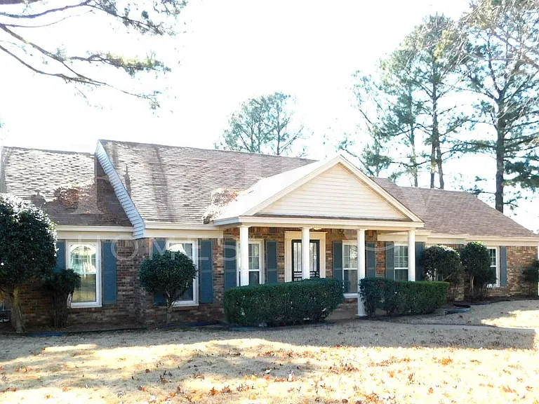 6135 Haddington Dr — Photo 1