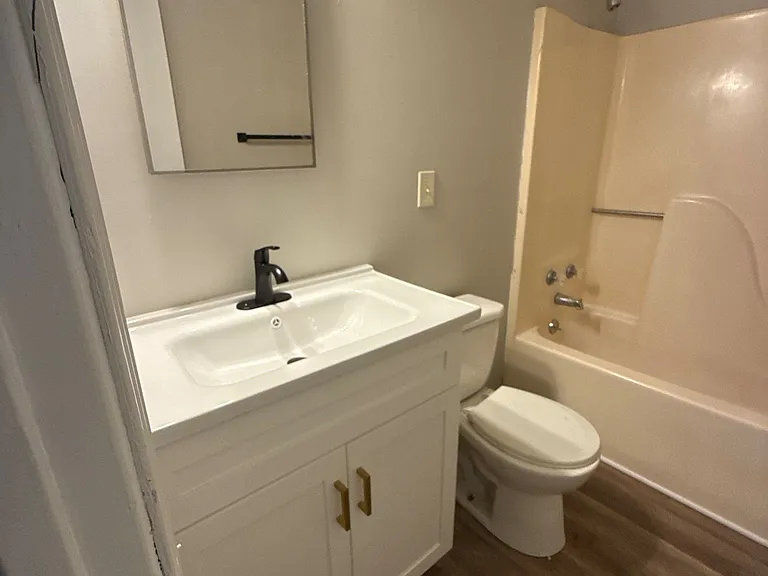 319 N Bond Ave — Photo 6