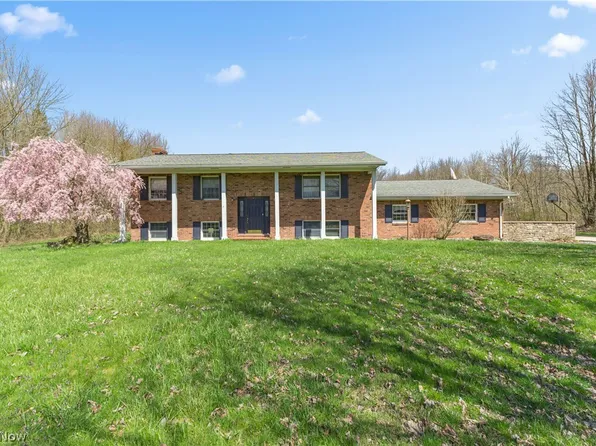 1207 E Jefferson St, Jefferson, OH 44047