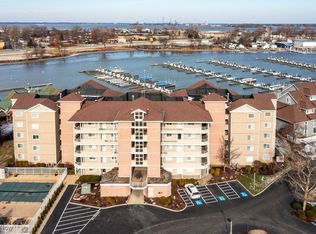 32 Marina Point Dr, Sandusky, OH