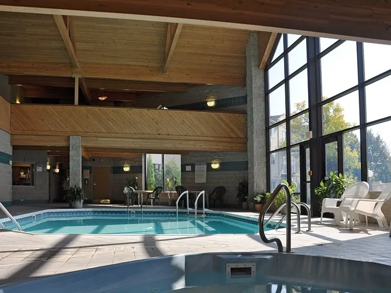 Park Avenue Apartments — Photo 14