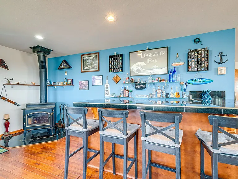 Building's Lounge