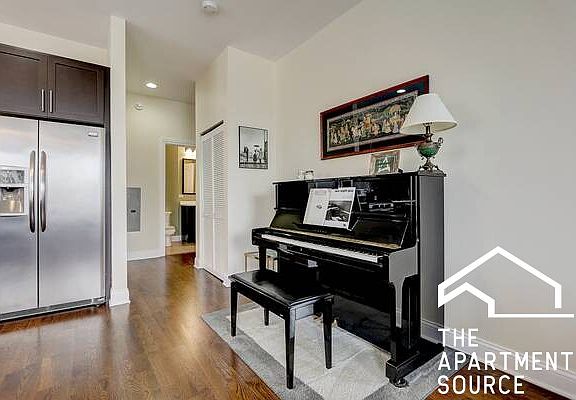 3rd image of 2605 W North Ave APT 3C