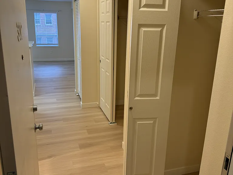 Lee Court Apartments — Photo 11