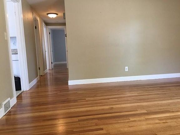5th image of 107 Dysart St #0