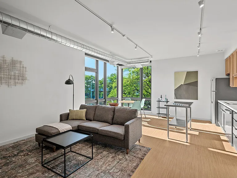 1515 Marshall Ave — Photo 10