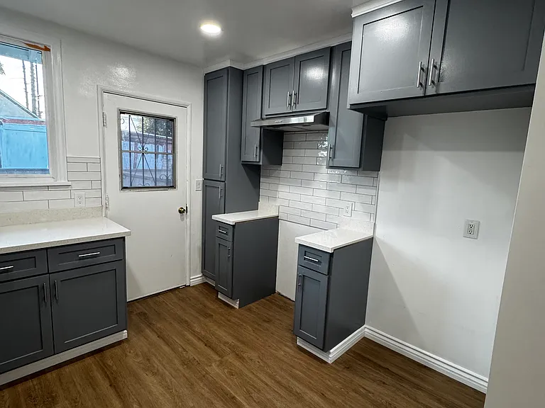 9009 Bascom St — Photo 11