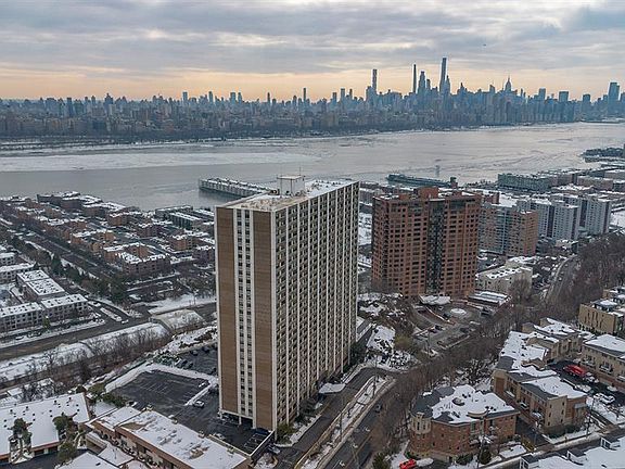 4th image of 250 Gorge Rd APT 8J