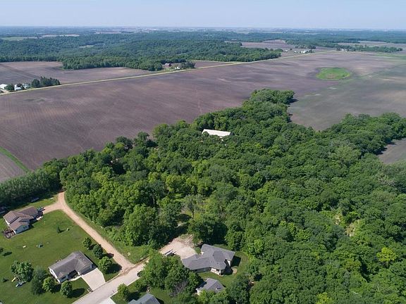 3rd image of 170 Woodland Dr