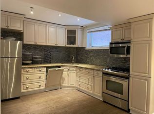 19 Saint Andrews Blvd #Basement, Toronto, ON M9R 1V9