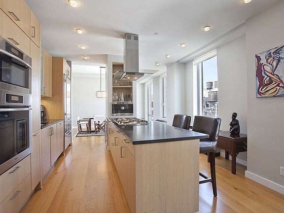 4th image of 100 W 18th St Unit Penthouse A