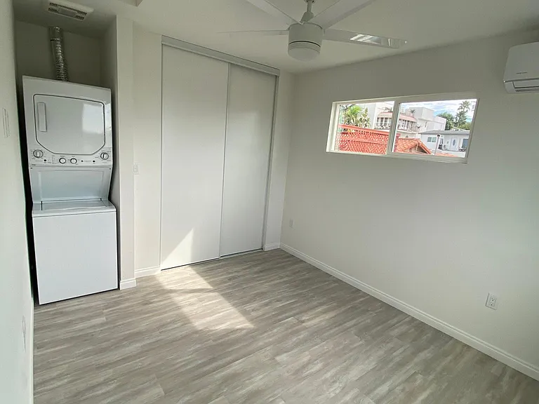 3638 Ethan Allen Ave — Photo 2