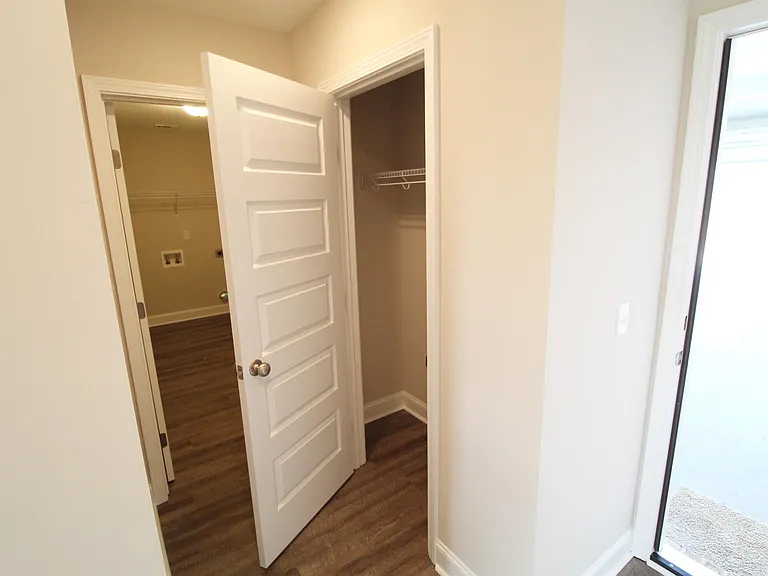 406 Noble Ct — Photo 26