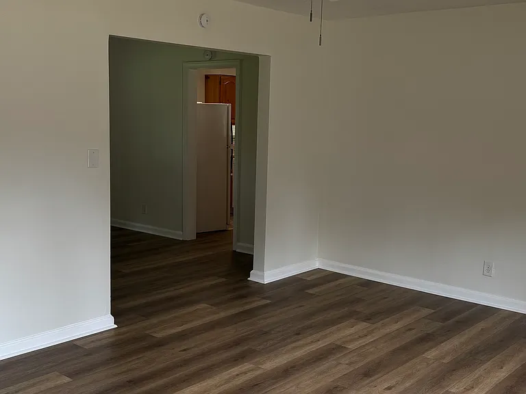 713 S Lovell Ave — Photo 3