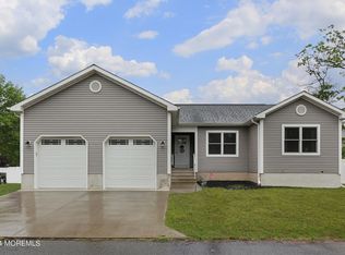 729 Ocean Ave, Beachwood, NJ 08722