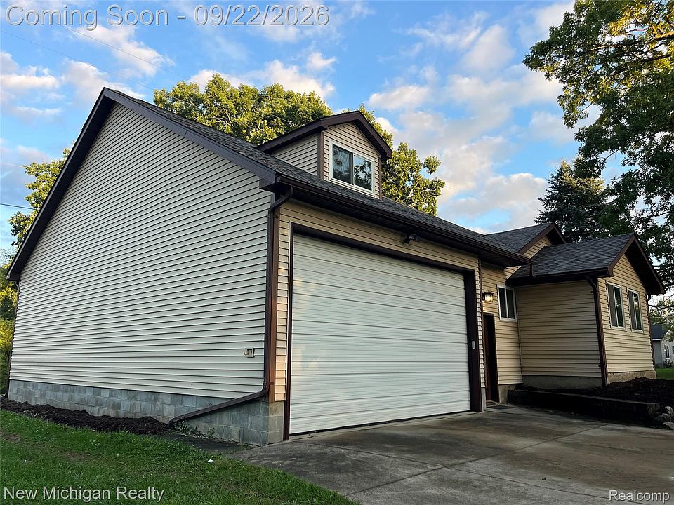 2nd image of 15133 Eddy Lake Rd
