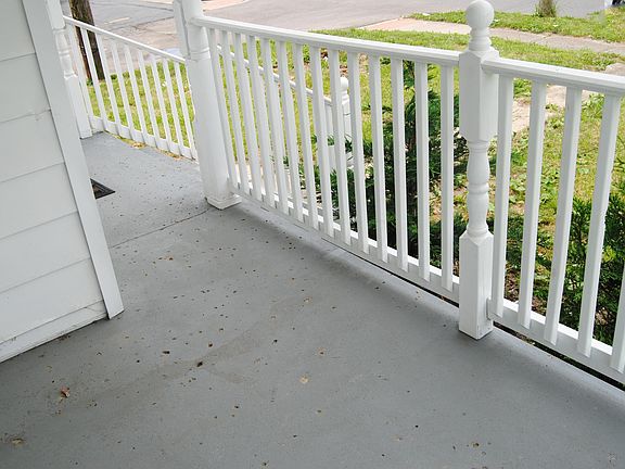 4th image of 746 S Napoleon Ave