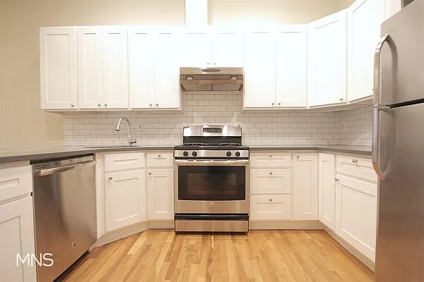 Rented by MNS | media 12