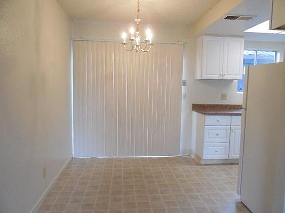 4th image of 3130 Wentworth Dr