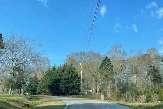 2nd image of 130 W Harzell Ln