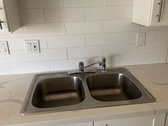 5th image of 205 E Clifton Ave APT 17