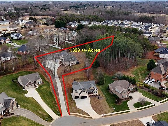 4th image of 128 Provence Ct