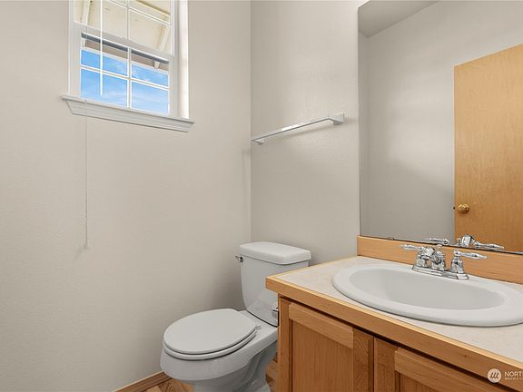 4th image of 1322 69th Avenue E