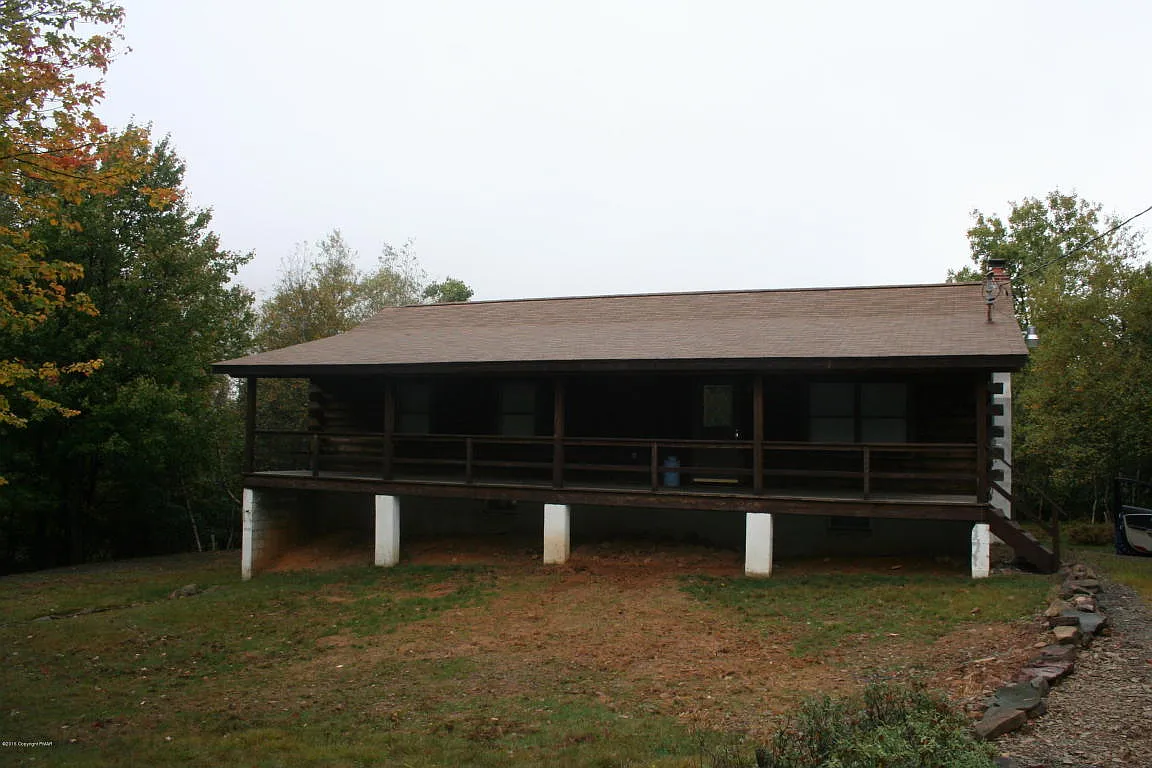 216 Lookout Dr photo 1