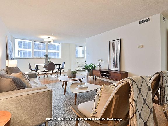 4th image of 360 Bloor St E #1007