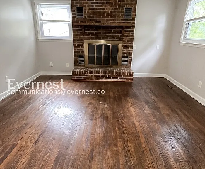 2714 Stratford Dr — Photo 7