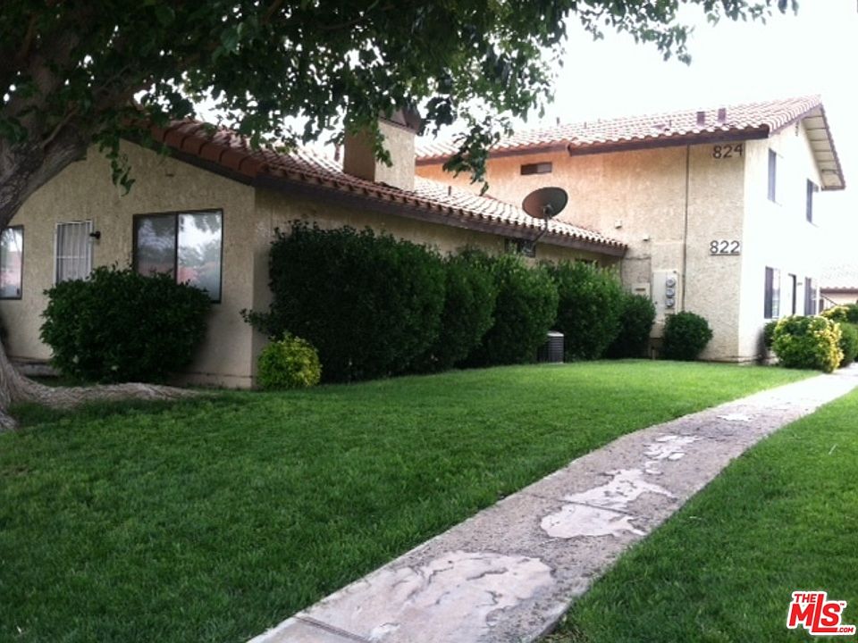 1st image of 820 E Avenue J12
