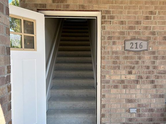 3rd image of 216 W Hickory St