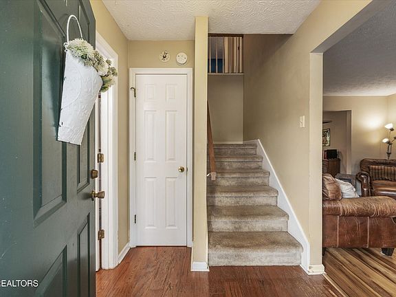 4th image of 1365 Woodridge Dr