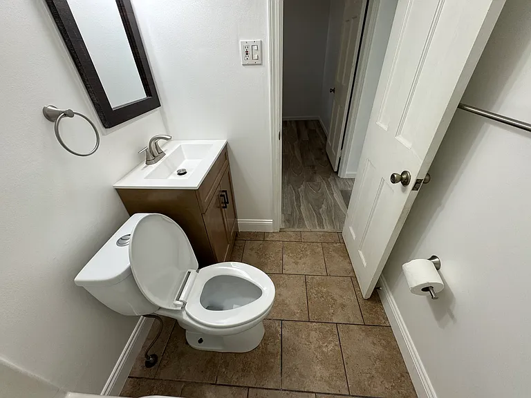 1411 Eastwood Ave — Photo 16