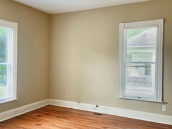 5th image of 1247 Nutwood St