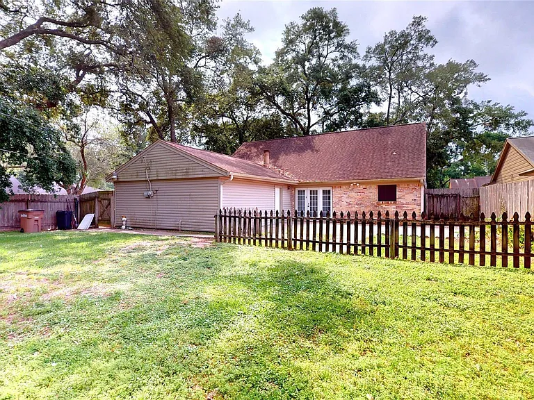 5221 Cottonwood Cir — Photo 25