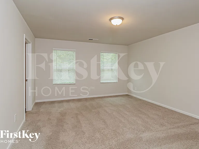 9526 Hamel St — Photo 8